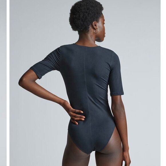 Everlane | The Short-Sleeve Crew Neck Bodysuit - Picture 3 of 8